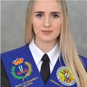 Profesora de Biología y Química apta para impartir clases a alumnos de todos los niveles.